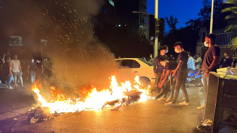 İran’da Hükümet Yanlısı Gösterilerde İnfaz Çağrısı