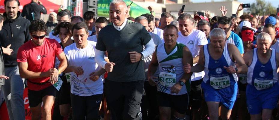 Bakan Ersoy, Uluslararası 7. Gelibolu Maratonu’na katıldı