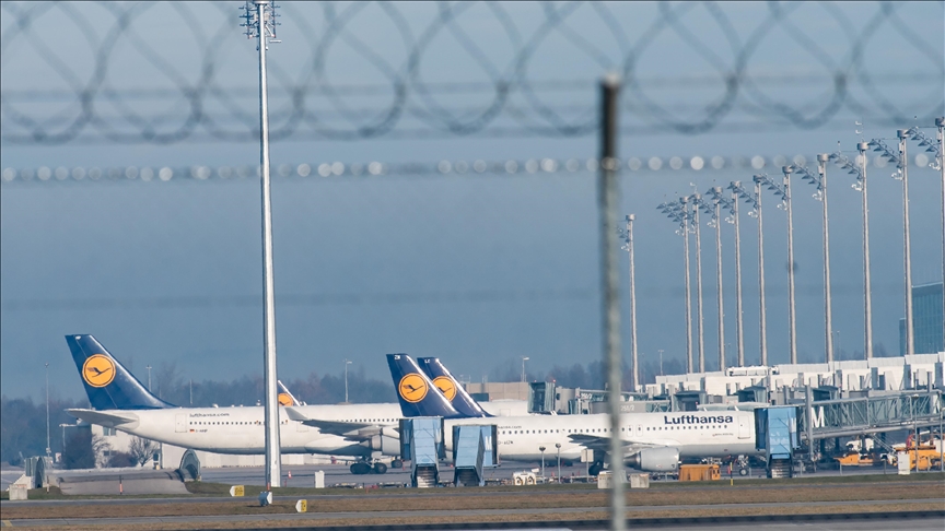 Lufthansa 800 uçuşu iptal etti