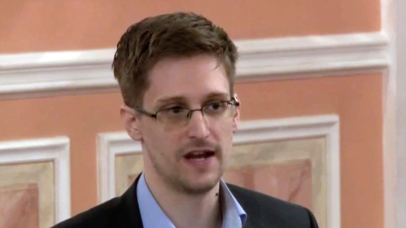 Putin'den Snowden'a Vatandaşlık