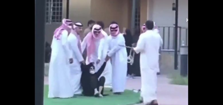 Suudi Arabistan'da yetimhanedeki çocukları kemerle ve sopayla darp ettiler