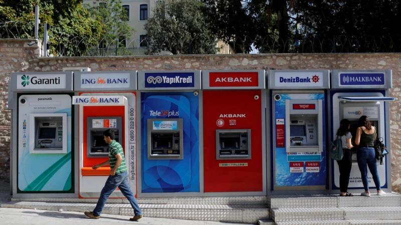 Türkiye’de İki Banka Rus Ödeme Sistemini Askıya Aldı