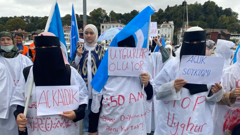 Türkiye’de Yaşayan Uygurlar Çin’i Protesto Etti