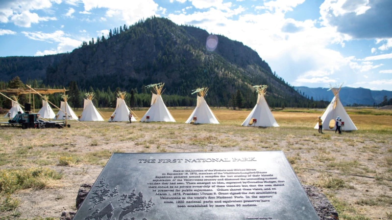 Yellowstone’da 150 Yıl Sonra Yeniden Yerli Çadırları Kuruldu