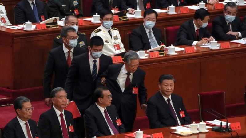 Eski Çin Cumhurbaşkanı Kurultaydan Alelacele Çıkarıldı