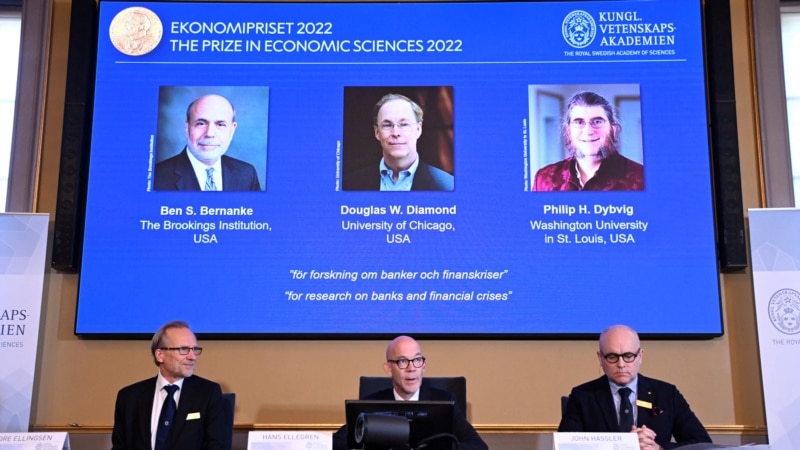 Eski FED Başkanı Bernanke Nobel Ekonomi Ödülü Aldı  