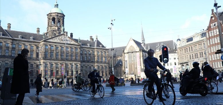 Hollanda'da maaşlara yapılan zamlar, enflasyonun gerisinde kaldı