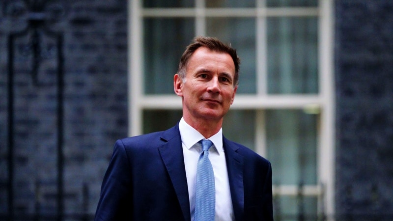 İngiltere’nin Yeni Maliye Bakanı Vergi İndirimlerini Çekti
