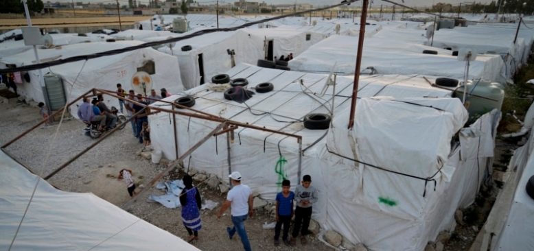 Lübnan Suriyeli Mültecileri Ülkelerine Göndermeye Başlıyor