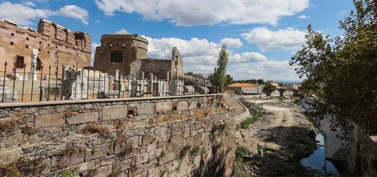 Pergamon'un kalbi Selinos Antik Kanalı'nda çalışmalar tamamlanıyor