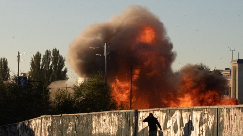 “Rusya Kiev’e Kamikaze İHA’larıyla Saldırdı”