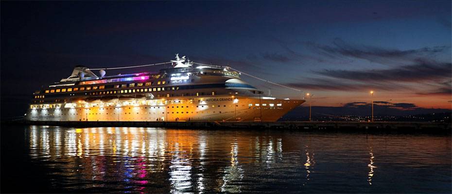 Sezonun son kruvaziyer gemisi ‘Astoria Grande’ Sinop’tan uğurlandı