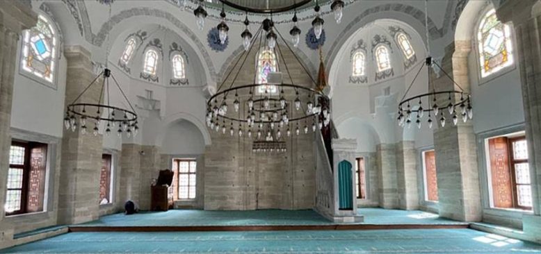 Rüstem Paşa Camisi, döneminin mimari özelliklerini yansıtıyor