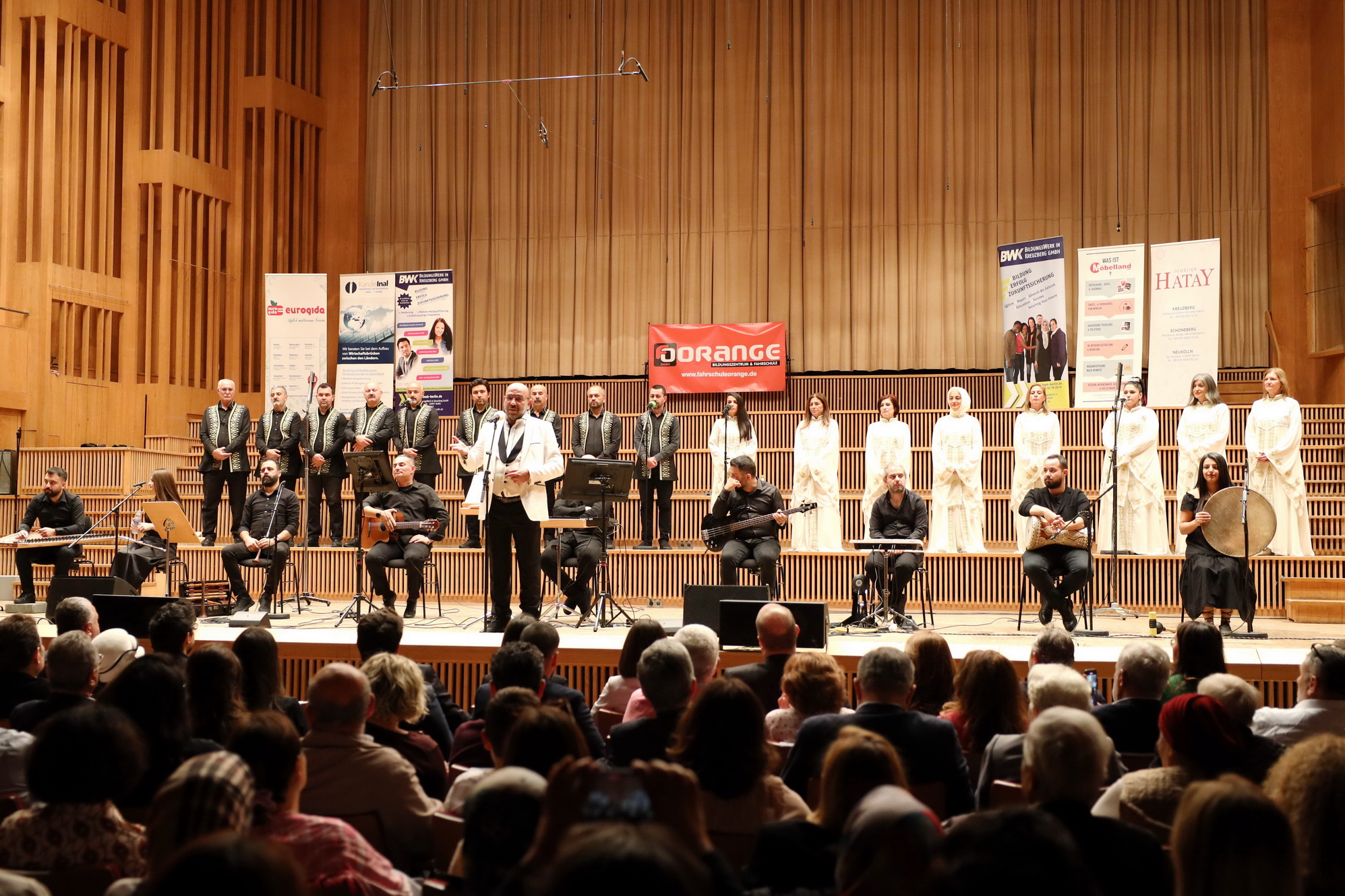 Antakya Medeniyetler Korosu`ndan muhteşem konser