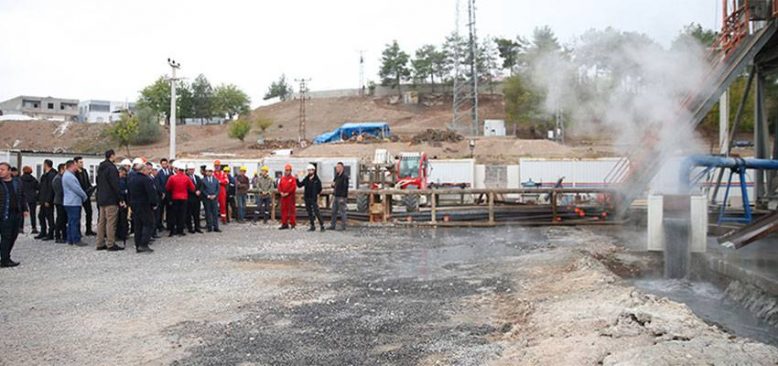 Diyarbakır'da 2 bin metre derinlikte jeotermal su kaynağına ulaşıldı