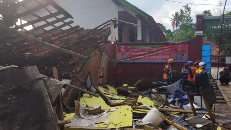 Endonezya’da 6 Büyüklüğündeki Deprem Can Aldı
