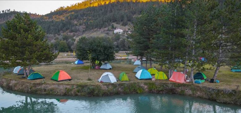 Kastamonu'da turizm fakültesi öğrencileri kamplarla doğa turizmini öğreniyor