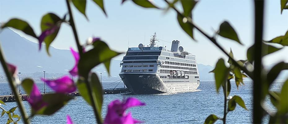 Malta bayraklı kruvaziyer Azamara Pursuit Alanya’da