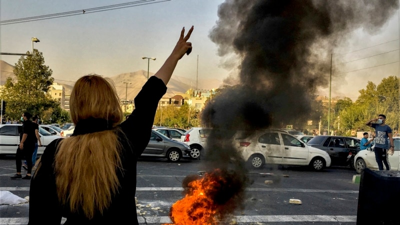 İran’da Göstericilerden Genel Grev Çağrısı