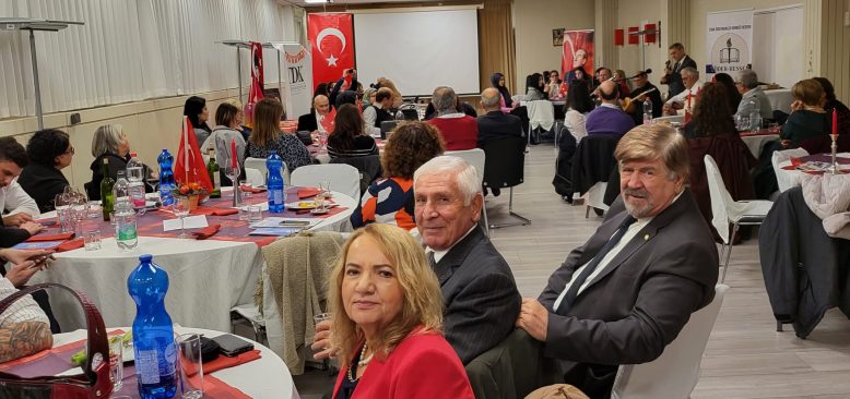Öğretmenler gününde Türkçe’nin geleceği konuşuldu