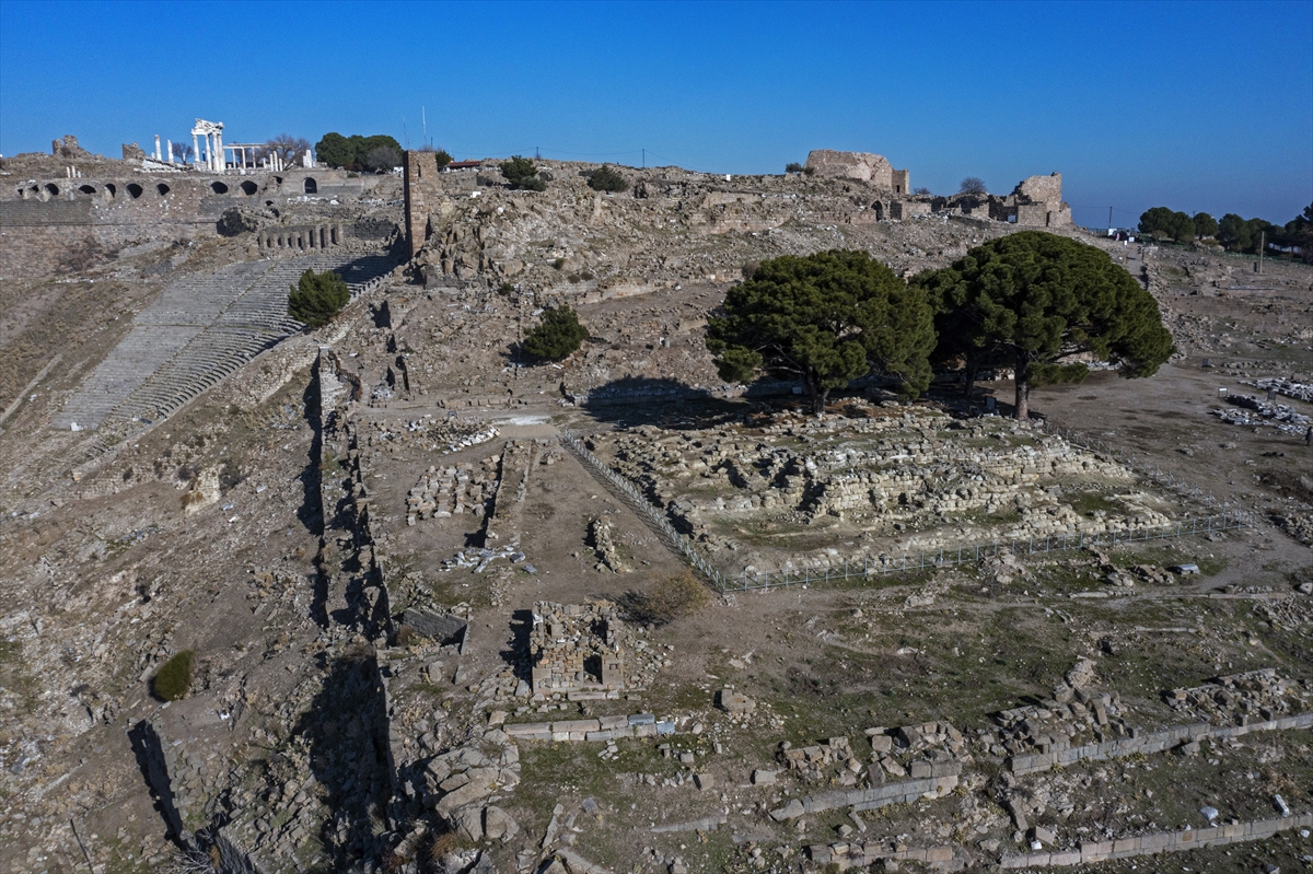 Alman müsteşarın Bergama Sunağı çağrısı için "vicdanın sesi" yorumu