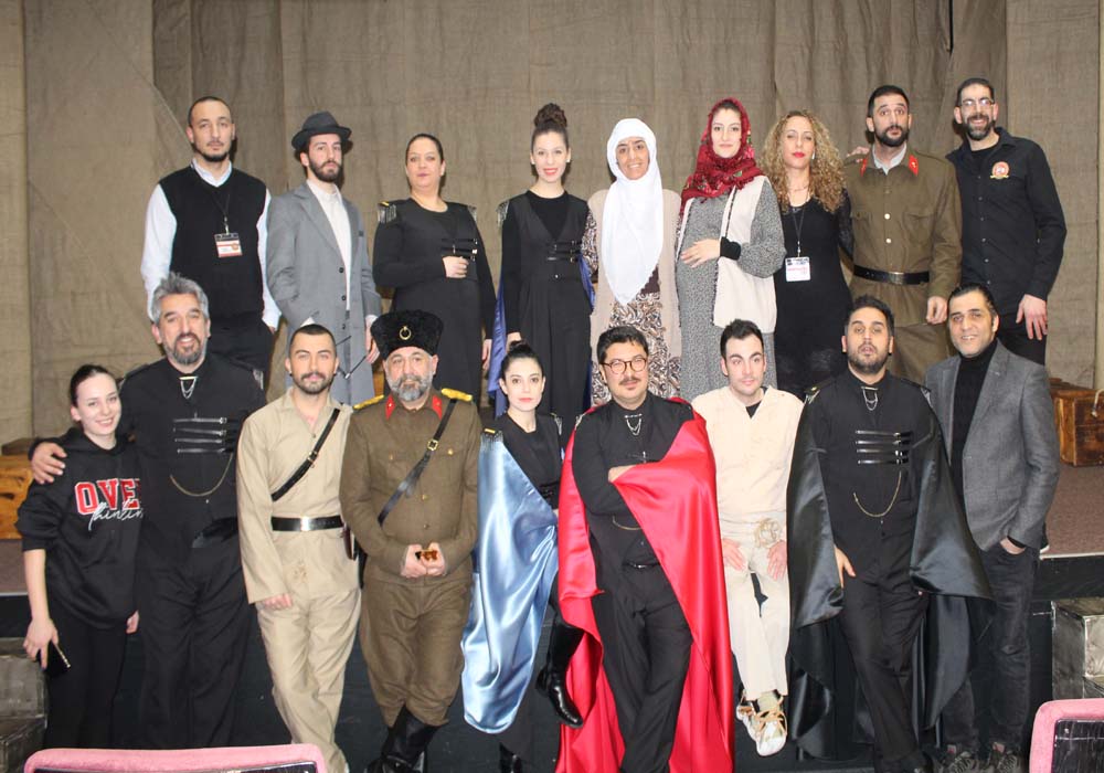 "Kurtuluş Destanı" adlı oyun seyirciyle buluştu