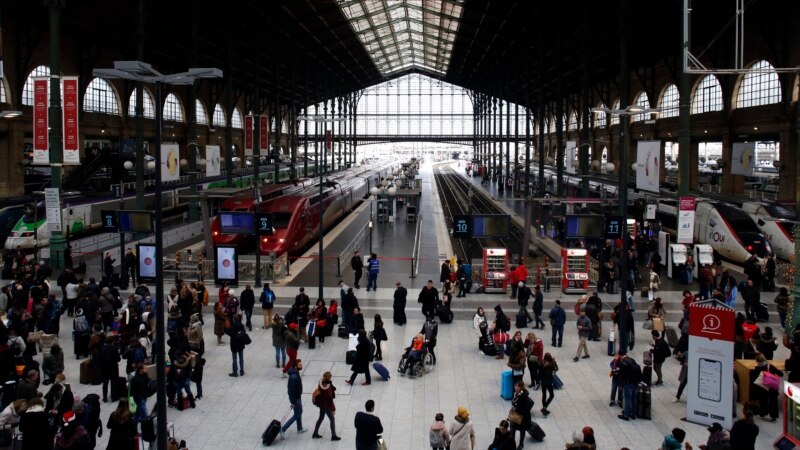 Paris’te Tren Garında Bıçaklı Saldırı: 6 Yaralı