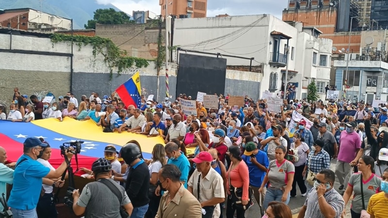 Venezuelalı Öğretmenlerden 500'ün Üzerinde Protesto
