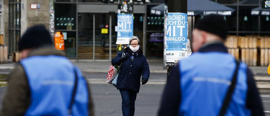 Almanya’da uzun mesafeli toplu taşımada maske zorunluluğu kaldırılıyor