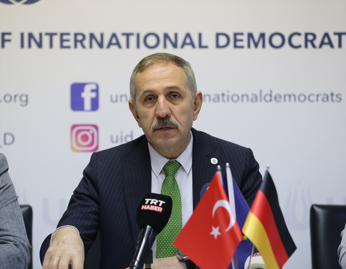 UID, İsveç'teki terör örgütü mensuplarının eylemine tepki gösterdi