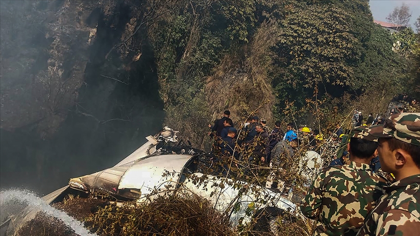 Nepal’de düşen yolcu uçağının karakutusu bulundu