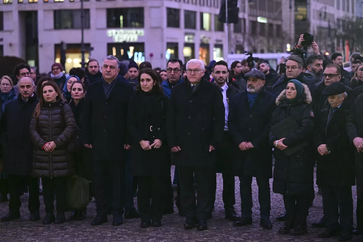 Almanya'da Kahramanmaraş merkezli depremlerde hayatını kaybedenler anıldı