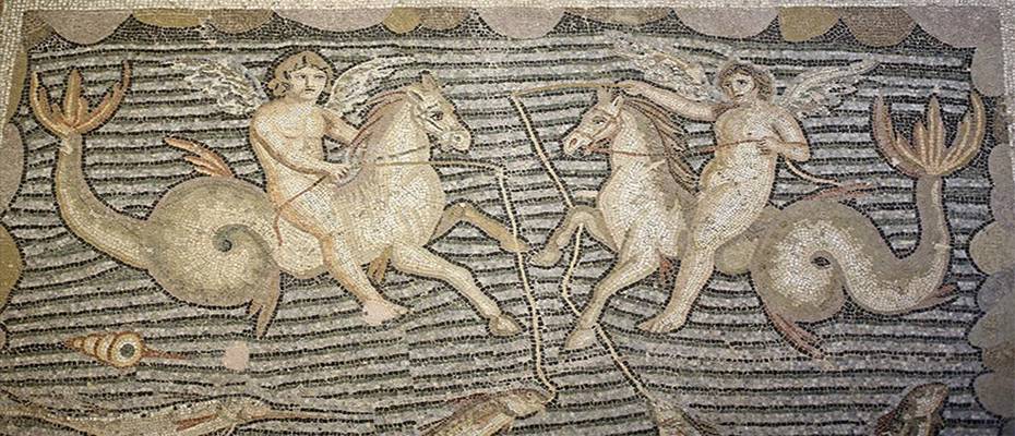 Hippokamposlara binen Erosların mozaiği Adana’da sergileniyor