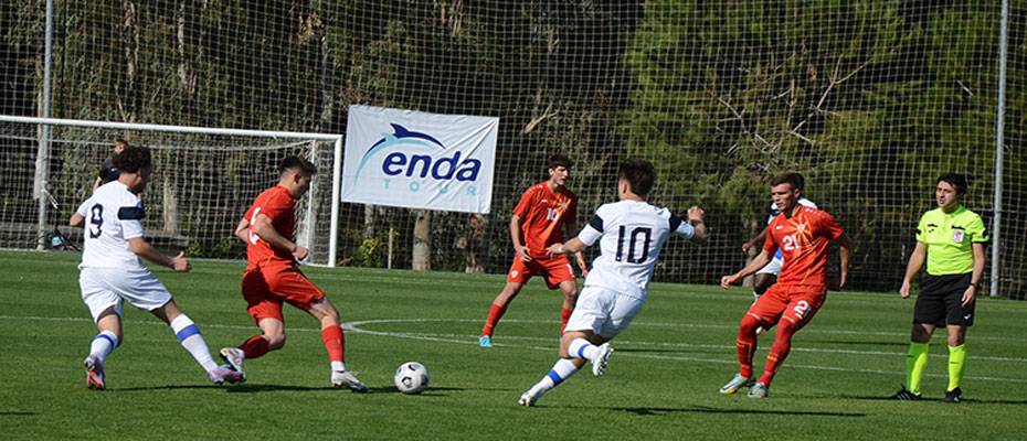 Antalya'da depremzedeler yararına uluslararası futbol turnuvası