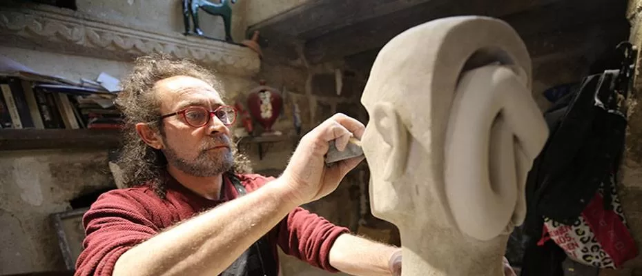 Avanos’un seramiğinden etkilenip heykeltıraş oldu, 25 yıldır özgün eserler yapıyor