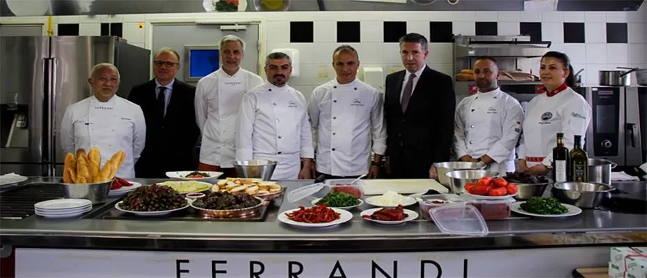 Paris'teki asırlık gastronomi okulu Ferrandi'de Türk mutfağı tanıtıldı