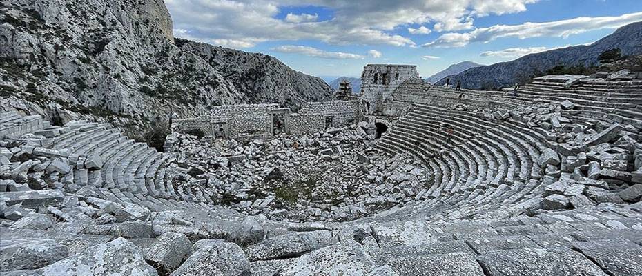 Termessos Antik Kenti tarih ve doğa tutkunlarının uğrak noktası oldu