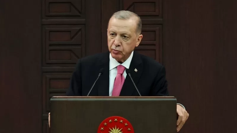 Erdoğan’dan muhalefete: “Uçkuru kaptırmışsınız, LGBT’cisiniz”