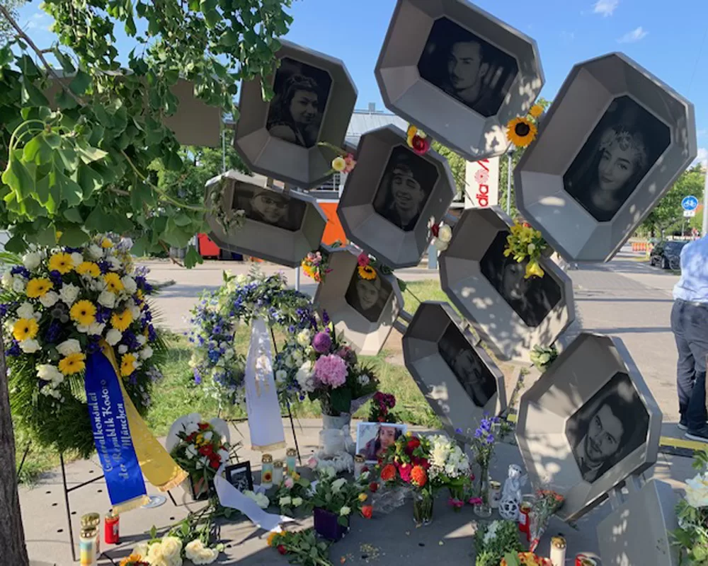 Münih’te OEZ terör kurbanları anıldı