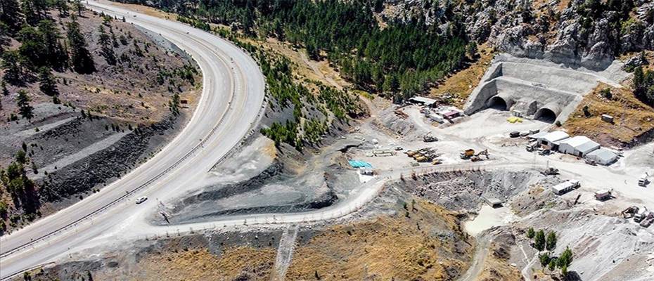 İç Anadolu'yu Akdeniz'e bağlayan yolda kış çilesi bitiyor