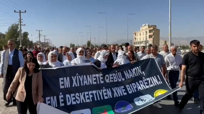 Irak sınırında KDP Protestosu