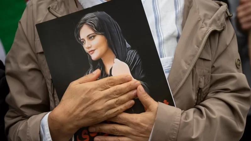 İran'da Mahsa Amini'nin ölüm yıldönümünde babası gözaltına alındı