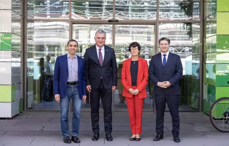 Büyükelçi Ahmet Başar Şen BioNTech ziyareti