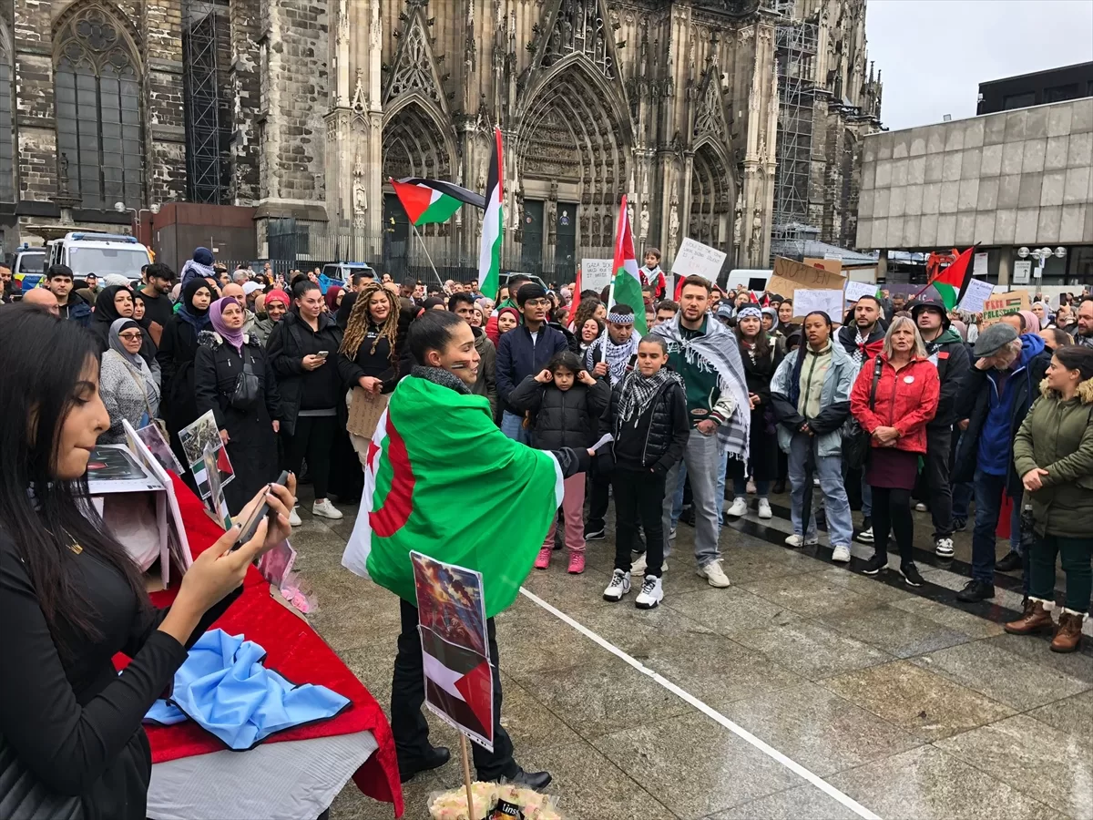 Köln’de “Filistin için Dayanışma” temalı gösteri düzenlendi