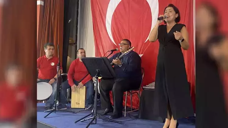 “Cumhuriyet, altın tepside sunulmuş bir hediyedir”