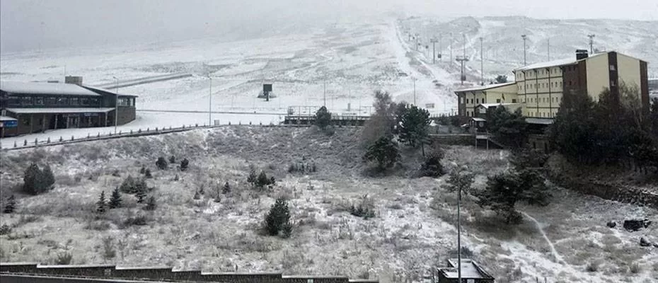 Erciyes’in yüksek kesimlerinde kar kalınlığı 30 santimetre ölçüldü