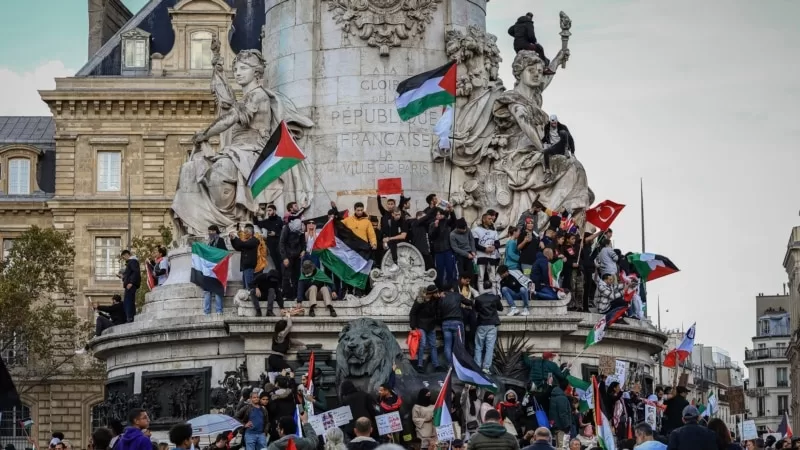 İsrail’in Gazze’ye saldırısı Fransa’da protesto edilirken siyasilerden de tepki geldi