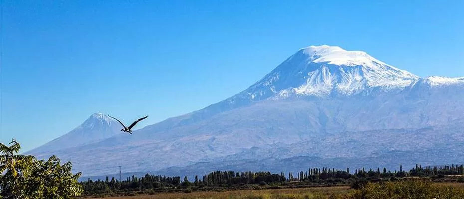 Yerli ve yabancı akademisyenler karla kaplı Ağrı Dağı’nın eteklerini gezdi