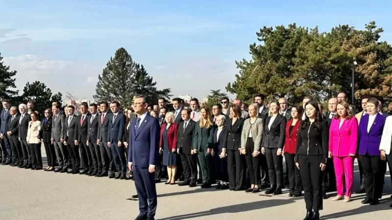 CHP’de Özgür Özel A takımını açıkladı