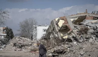Depremde 72 kişinin hayatını kaybettiği İsias Oteli’nde fazladan kat çıkıldığı belirlendi